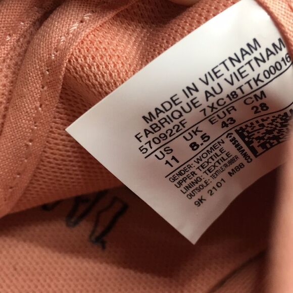 Converse Chuck Taylor All Star Dainty Slip-on Mule, Sz 11 - Picture 11 of 16